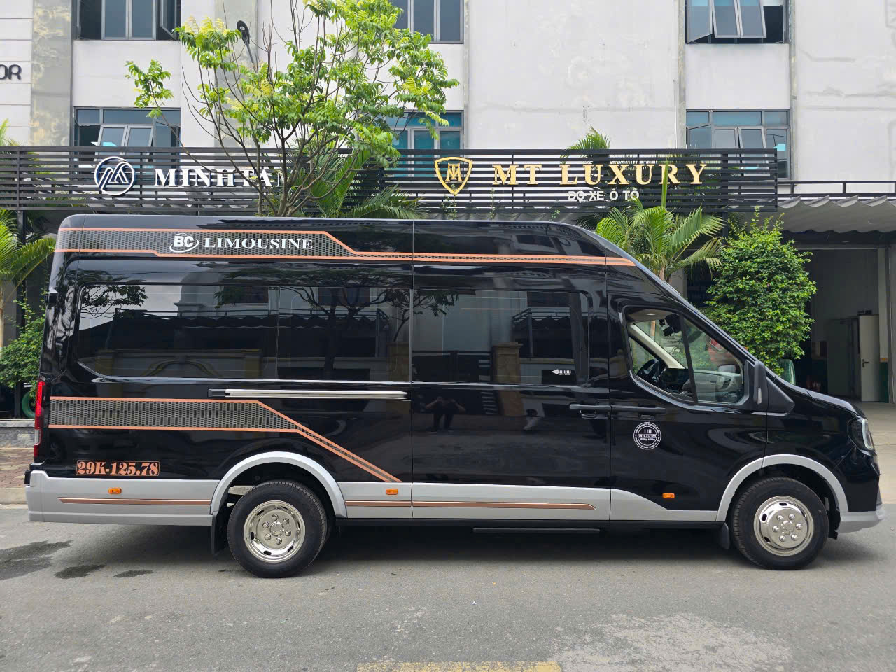 Ford Transit 16 chỗ 7