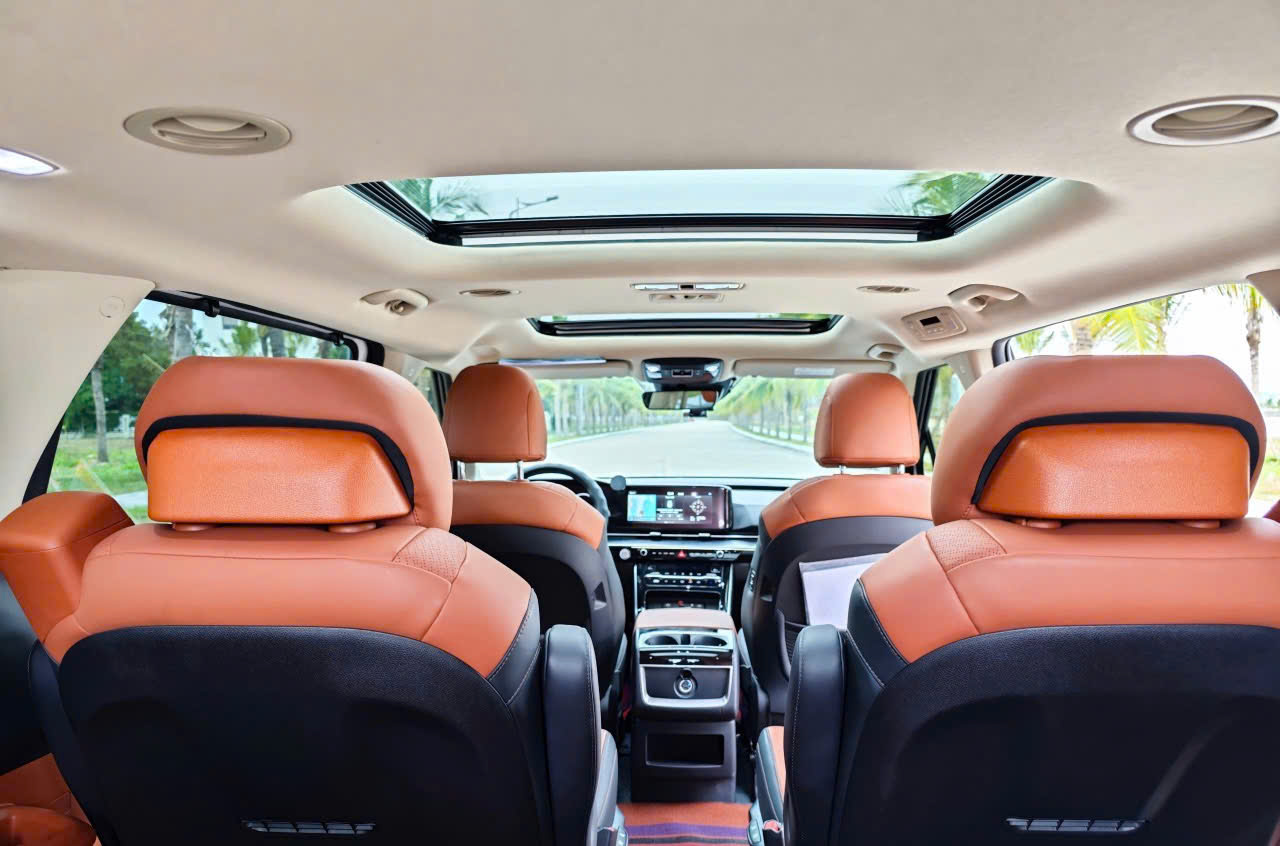 Ford Transit 16 chỗ 2