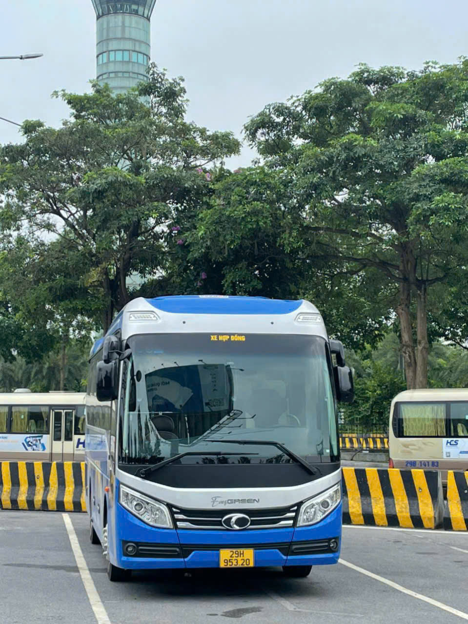 Ford Transit 16 chỗ 2